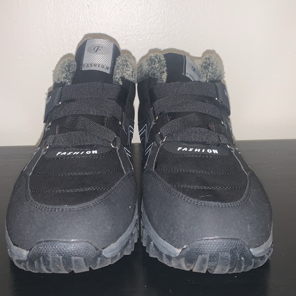Faux Leather Fur Lined Unisex Snow Boots.  Size 12 Men’s. Size 14 Women’s Dream Pairs Women main image 2